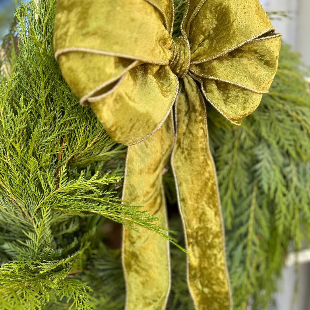 Deluxe Cedar Wreath: Preorder Oct. 30