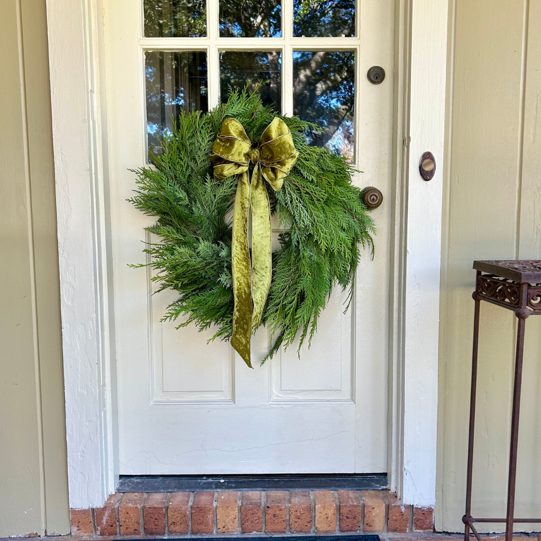 Deluxe Cedar Wreath: Preorder Oct. 30